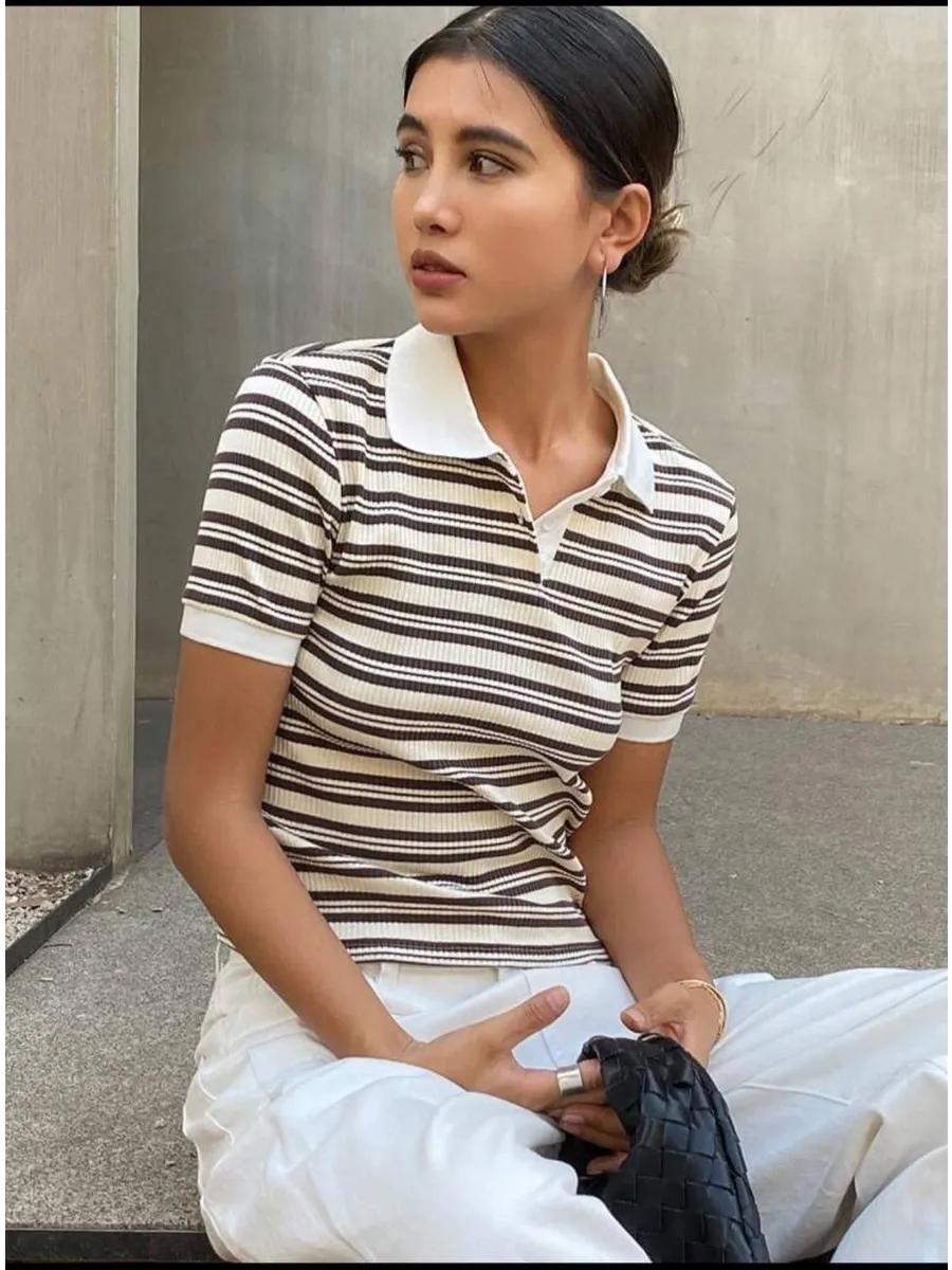 The Margaux Striped Rib-Knit Polo — Toffee